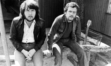 Iconic Singer-Songwriter of Pop-Rock Hit Passes Away: ‘A Sweet and Gentle Soul’