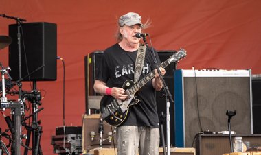 Neil Young Returns to the Stage After Illness