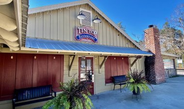 Tin Top Restaurant & Oyster Bar Bids Farewell to Original Location, Prepares for New Beginnings