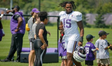 Minnesota Vikings Rookie Dallas Turner Gains Valuable Experience from 'Money Man' Christian Darrisaw