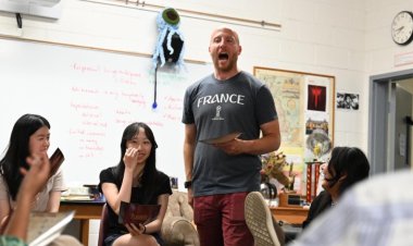 Class of 2025 reunites at annual Senior Retreat