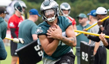 Former Auburn Tight End Released by Philadelphia Eagles