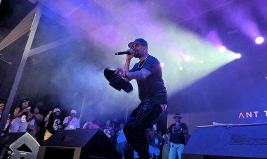 Rapper Leaves Plane After Airline Downgrades His Ticket: "I Feel Disrespected"