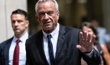 Robert F. Kennedy Jr. Suspends Campaign, Endorses Trump for 2024 Election