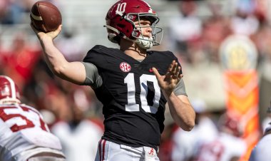 Former Alabama Quarterback Eli Holstein to Start for Pittsburgh in Season Opener