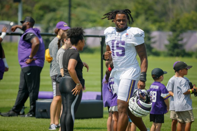 Minnesota Vikings Rookie Dallas Turner Gains Valuable Experience from 'Money Man' Christian Darrisaw