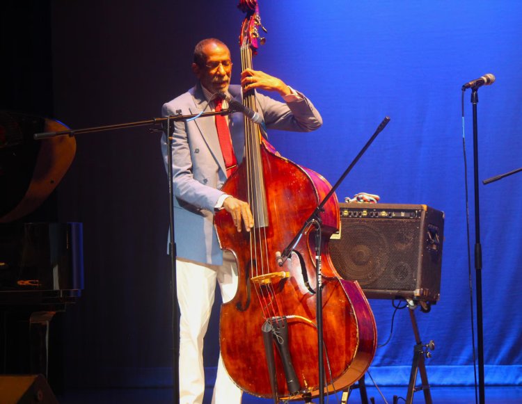 Legendary Bassist Ron Carter Inducted into the Alabama Jazz Hall of Fame