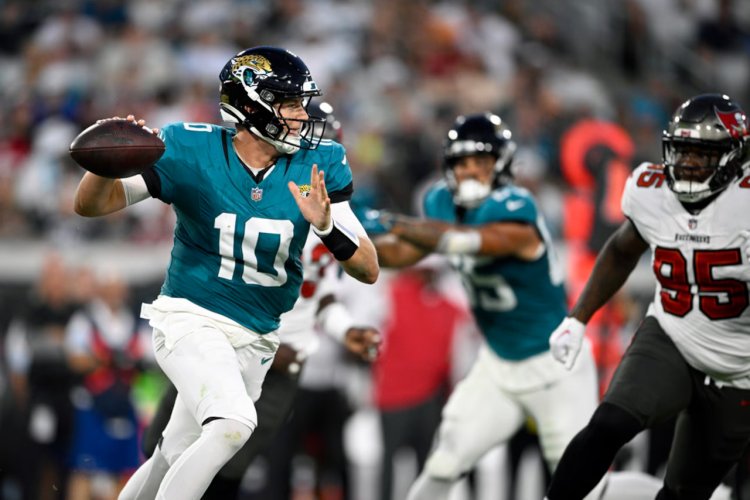 NFL Saturday Night Highlights: Mac Jones Shines with 2 TDs as Jaguars Defeat Buccaneers