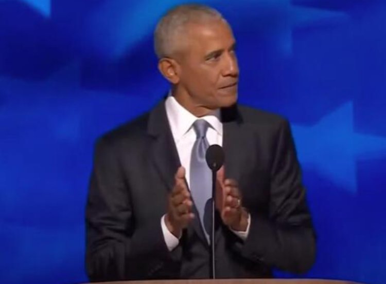 Social media goes wild for Obama’s hand gesture innuendo while talking Trump’s crowd sizes