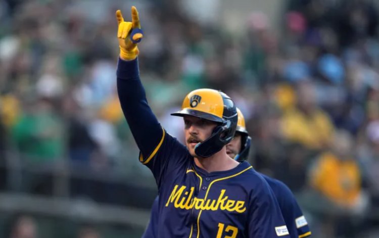 'This is our division': Brewers run roughshod over NL Central yet again