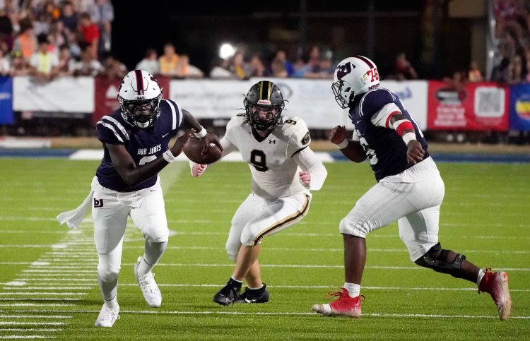 Vote for the Top Huntsville Football Player of Week 1: Standout Performances from North Alabama