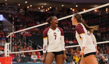 Gopher volleyball falls in season opener against No. 5 Stanford