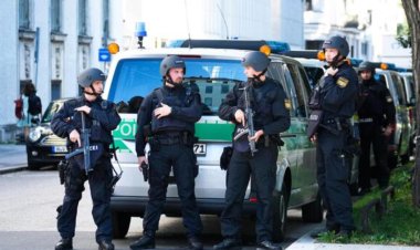 Man shot dead by Munich police as German minister says protecting Israeli institutions is highest priority – Europe live