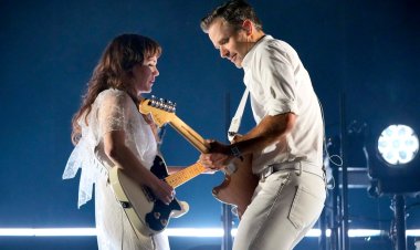 The Postal Service Announces "Indefinite Hiatus" After 20th Anniversary Tour