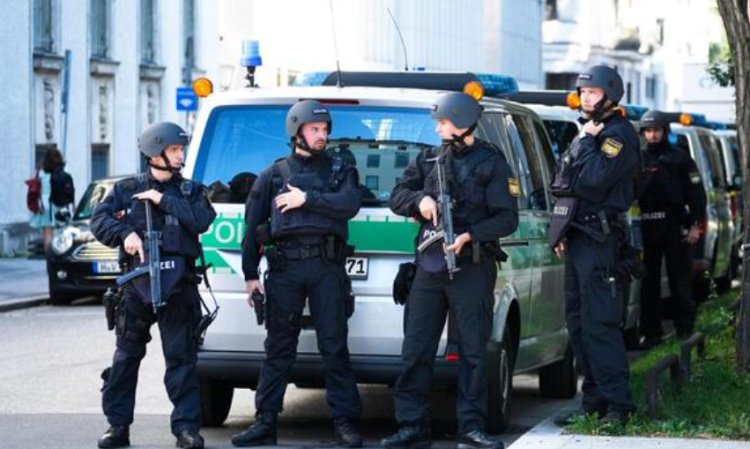 Man shot dead by Munich police as German minister says protecting Israeli institutions is highest priority – Europe live