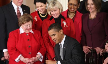 Obama pays tribute to Lilly Ledbetter: ‘This grandmother from Alabama kept on fighting’