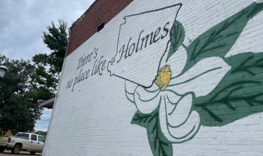 Mississippi homecoming celebration shooting kills 3, injures 8 in Holmes County