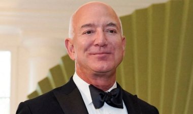 "‘Americans Don’t Trust the News Media’: Bezos Responds After WaPo Declines to Endorse Harris"