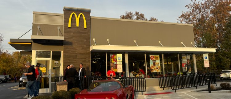 “'They Don’t Deserve This': Trump Supporters Stand by ‘Hassled’ McDonald’s That Hosted Former President”