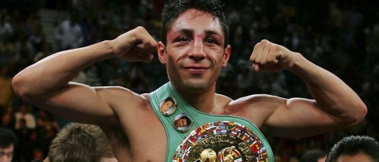 Officials Confirm Retired Boxing World Champion Israel Vázquez Has Been Diagnosed With Cancer