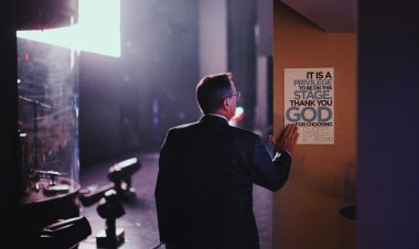 Why Did Pastor Chris Hodges Step Down from Church of the Highlands?