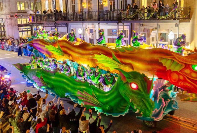 Mardi Gras 2025 Kicks Off in Mobile with Enthusiastic Crowds