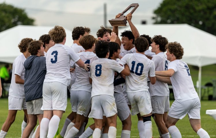 Montgomery Academy breaks the record by defeating Oak Mountain to win the first-ever 7A boys soccer title.