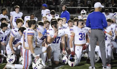 Vestavia Hills witness explosive second half as Thompson surges through the area in Week 5. Showdown.