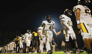 Friday Night Week 7 High School Football Highlights: Corner RB Dominates with 4 TDs, Vigor, Decatur, and Moody Post Shutouts